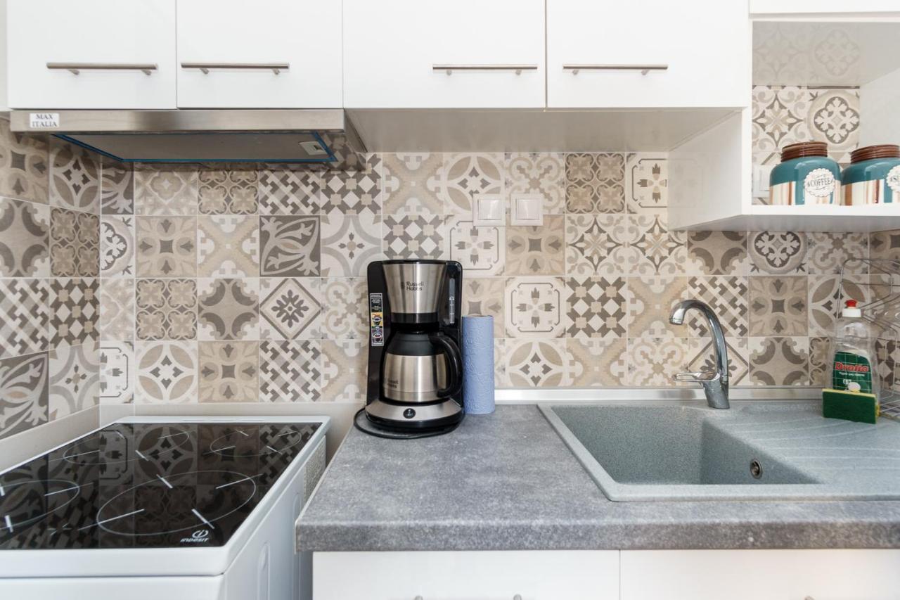 C.4 Red Rose #Colony_Central_Apartment 塞萨洛尼基 外观 照片